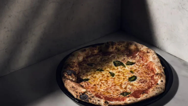 Γρήγορη και εύκολη συνταγή πίτσας με Arla Pro Pizza Topping