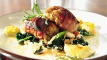 Rosmarinkyckling med bacon