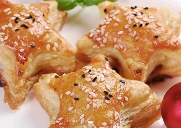 Estrellas de hojaldre con espinacas y mozzarella