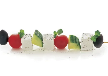 Grekisk sallad på en pinne