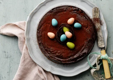 Påsktårta med choklad och mandelmassa