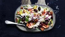 Salade van gegrilde perzik