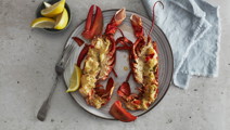 Gratineret hummer med citron og hvidløg