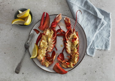 Gratineret hummer med citron og hvidløg
