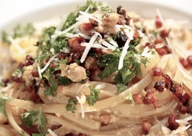 Tallarines a la carbonara por Mario Sandoval