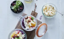 Piknik-salaatti cheddarilla