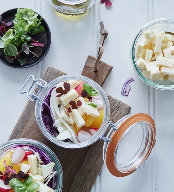 Salade à emporter avec cheddar
