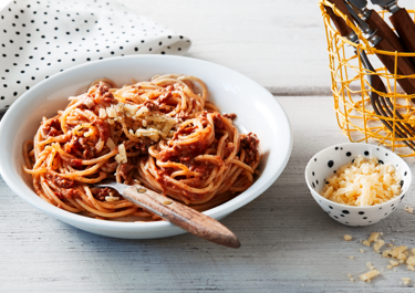 Creamy spaghetti bolognese