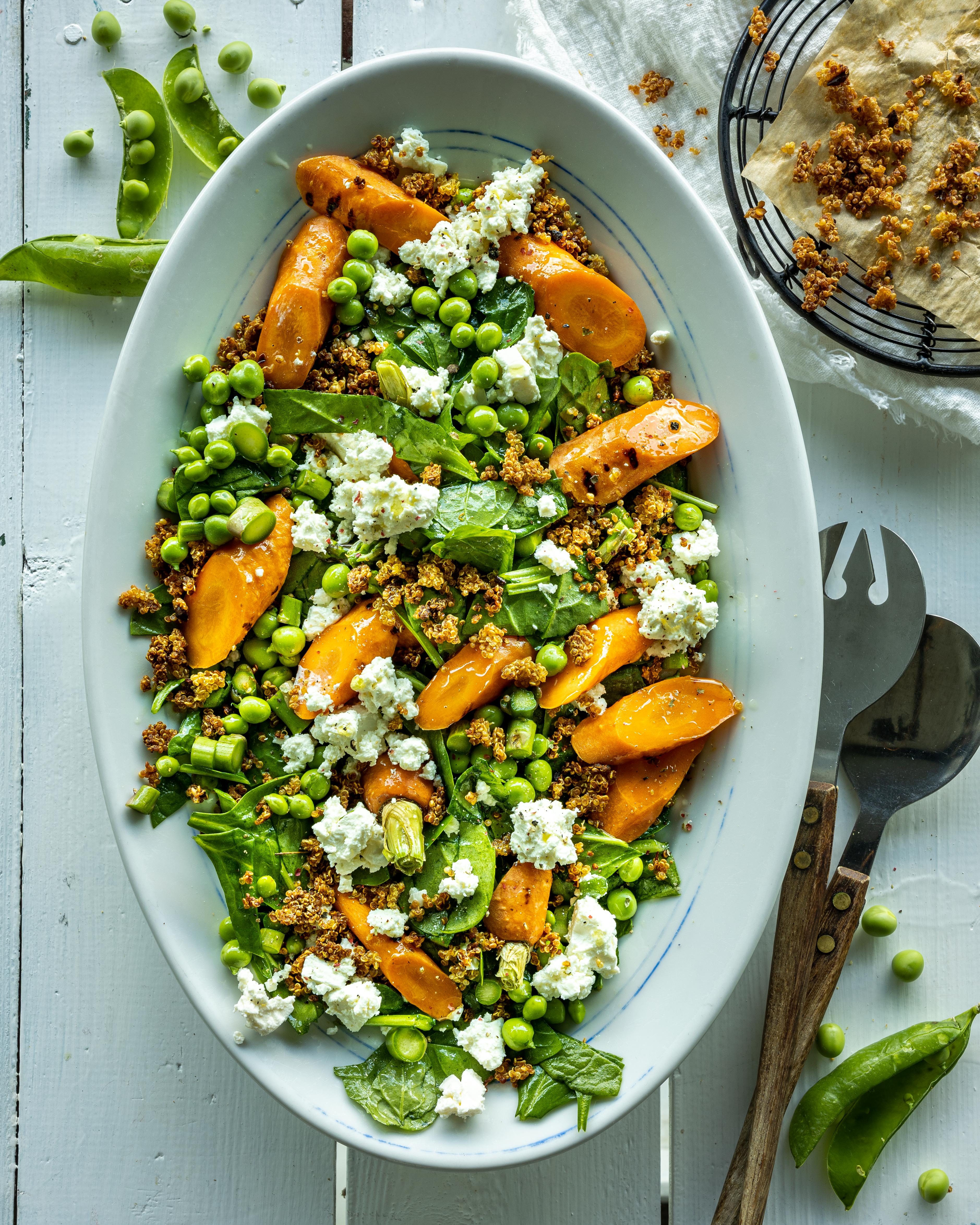 Crispy quinoa salat