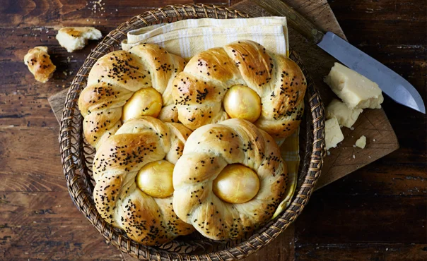 Easter bread ‘baskets’ with cheddar and oregano