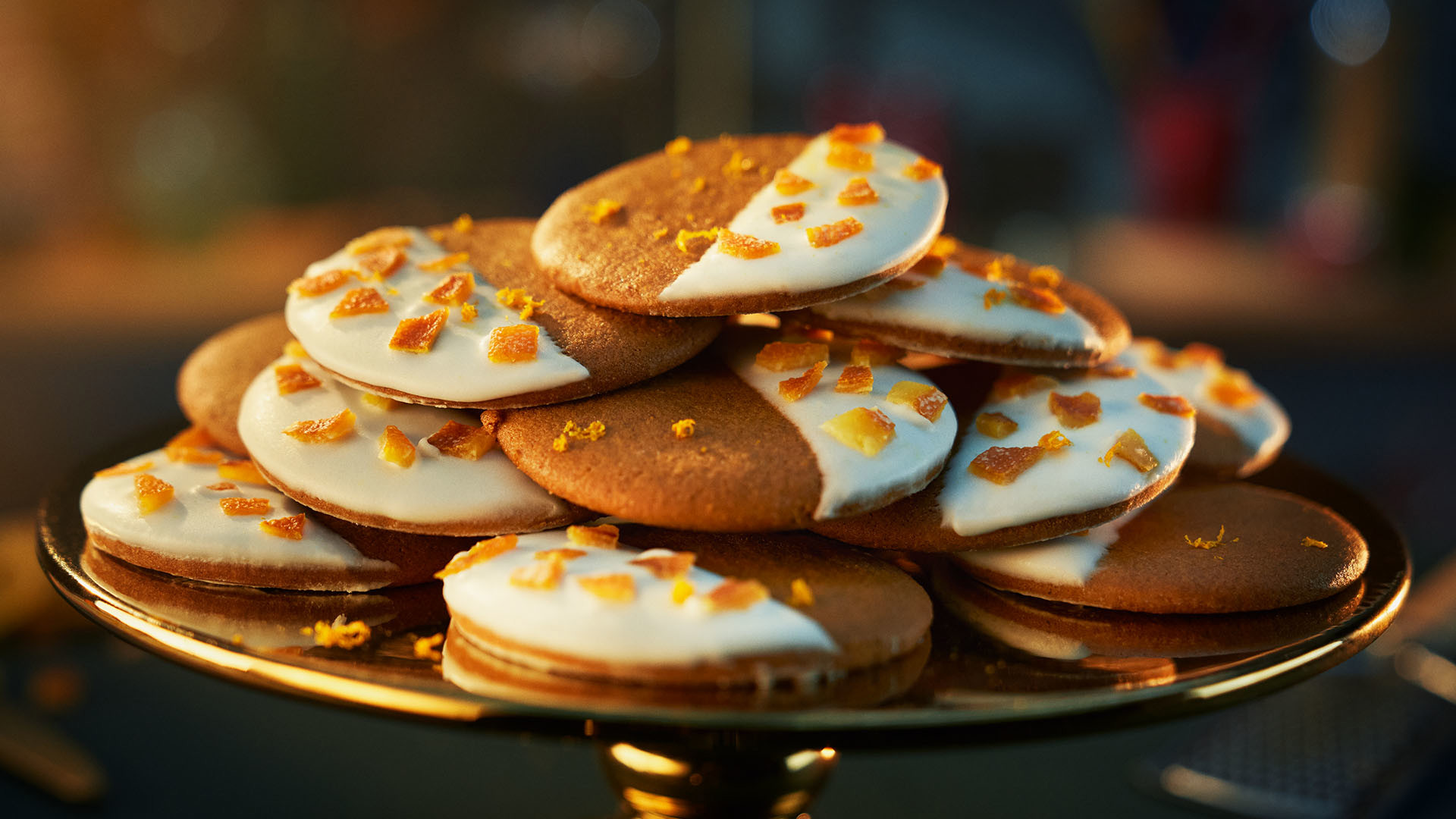 Gingerbread cookies with candied orange peel