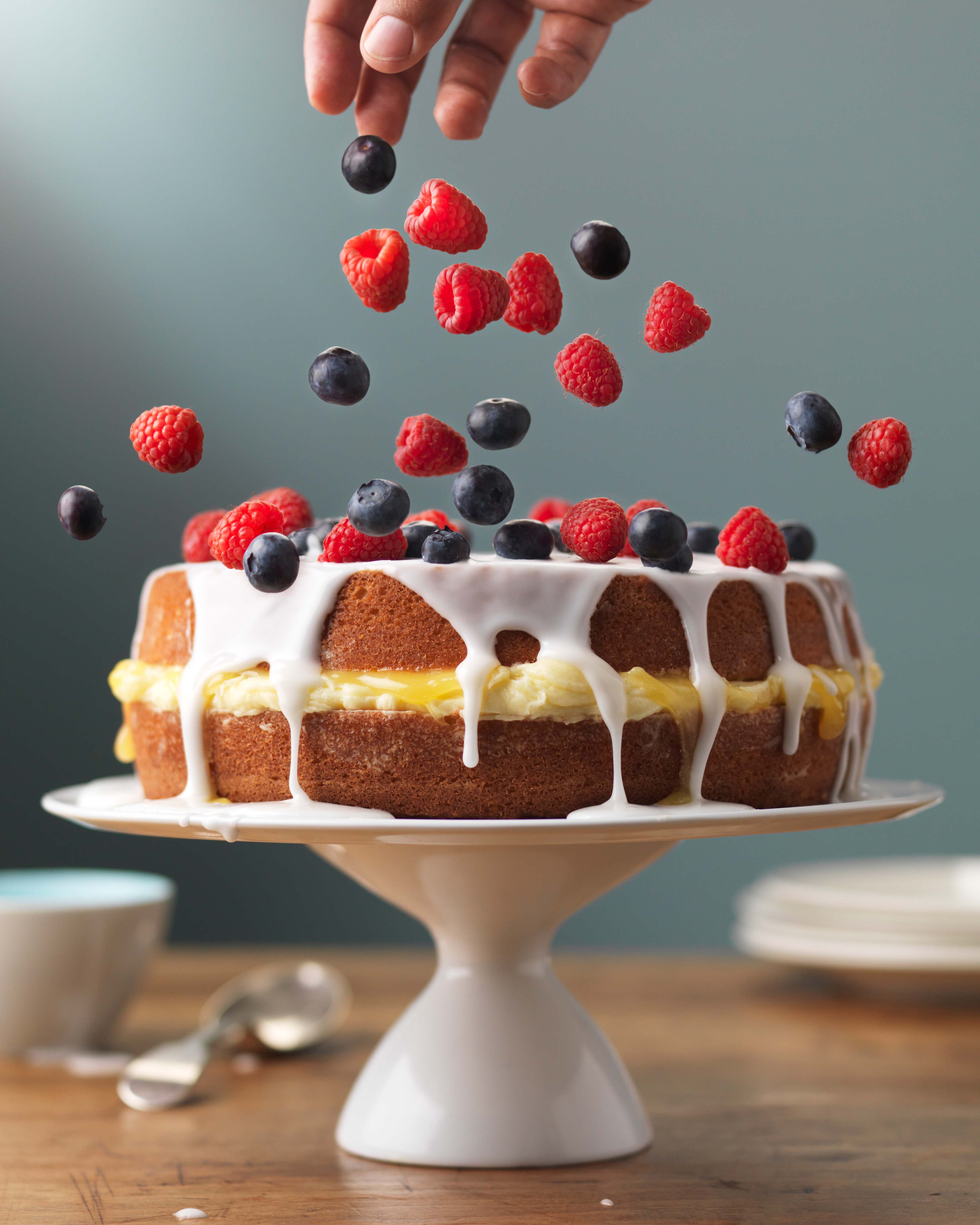 Bizcocho de limón ácido con relleno de buttercream