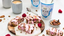 Breakfast bars met pecannoten, frambozen en Arla skyr 0%