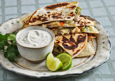 Vegetariska quesadillas med korianderkräm