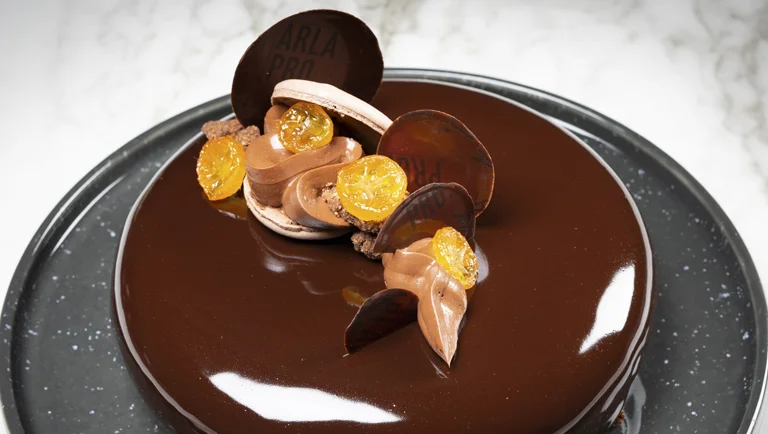 Appelsiini-maitosuklaakakku