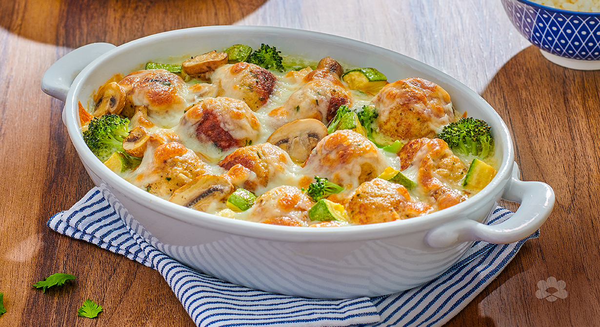 صينية الدجاج والخضار بالكريمة