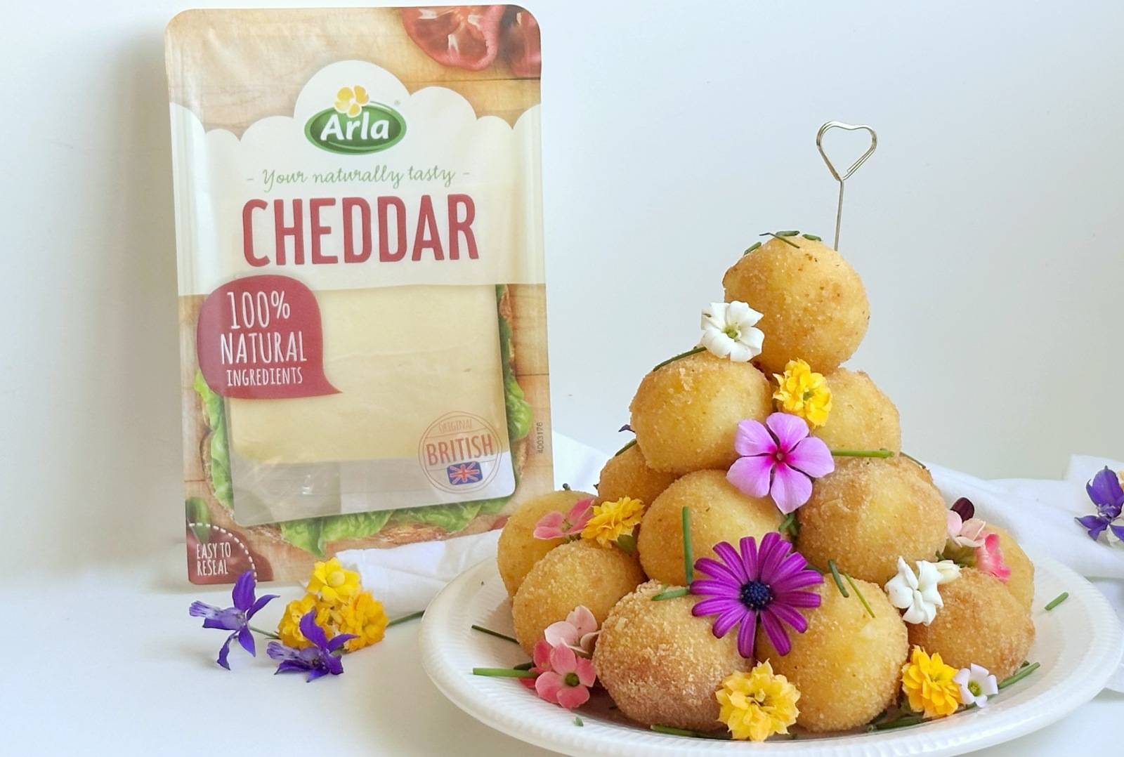 Tarta de croquetas de jamón serrano y queso Arla Cheddar