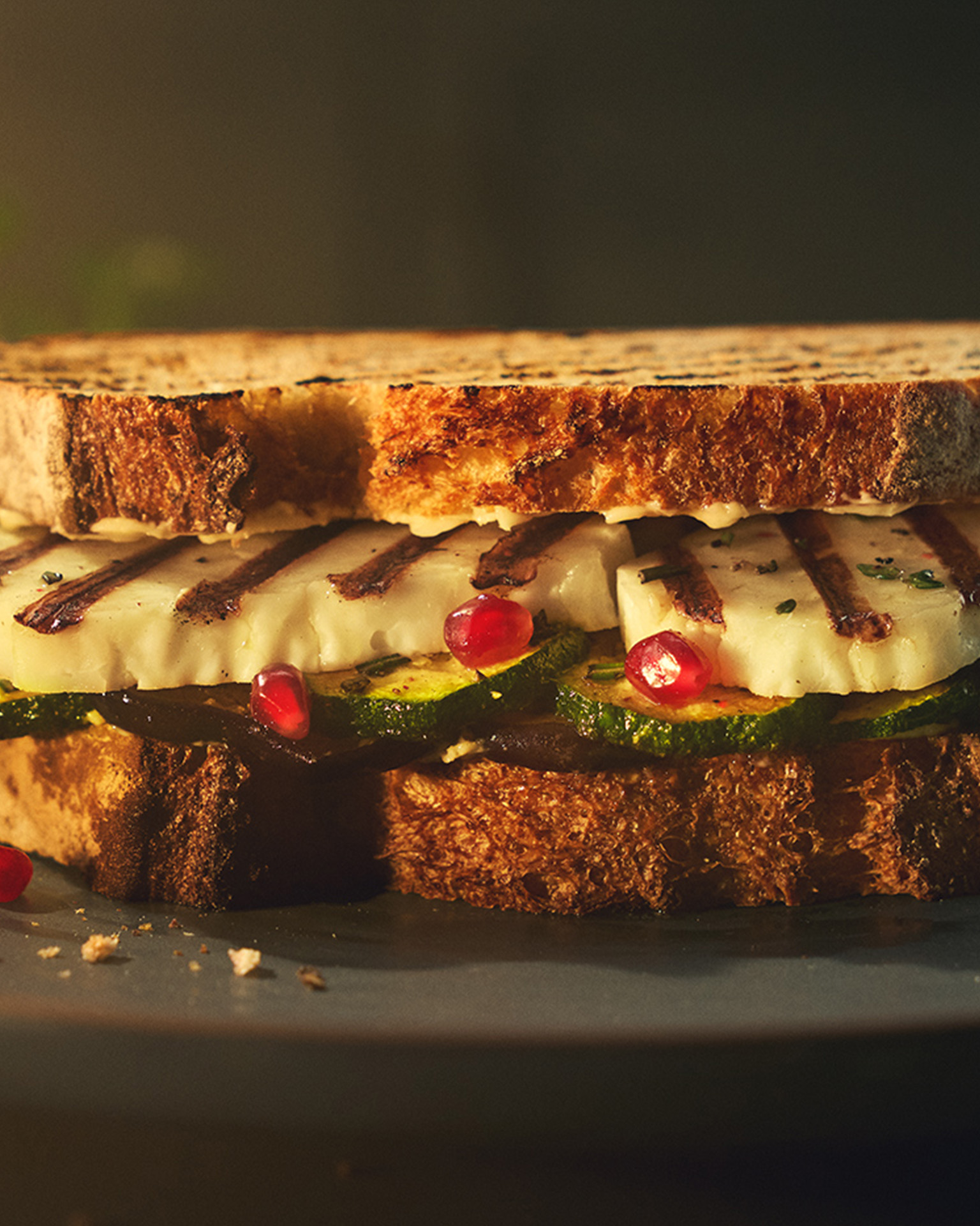 Grillezett halloumi sajtos szendvics