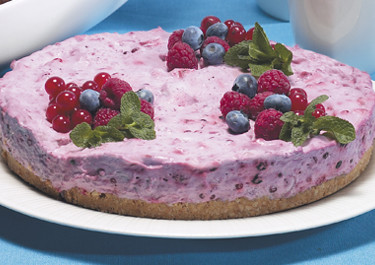 Cassis-rahkahyytelökakku