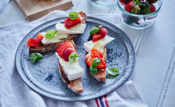 Bruschetta med jordbær og Creamy White