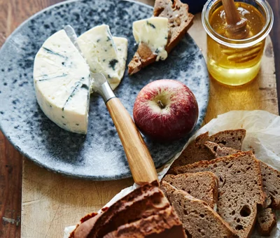 Blue Cheese with pain d'epices and honey