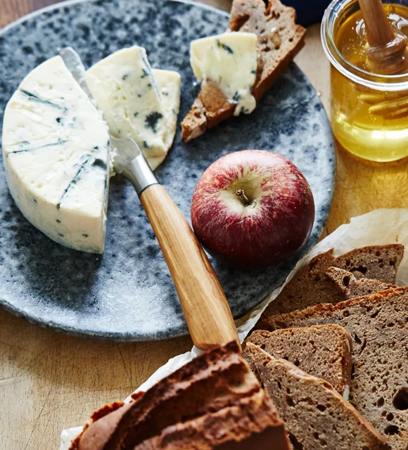 Blue Cheese with pain d'epices and honey