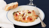 Laxcarpaccio med cheddar och fänkålssallad