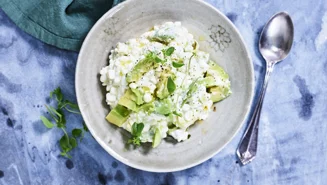 Avokadoröra med cottage cheese hummus