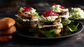 Aubergineburgare med blåmögelost