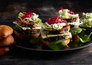 Aubergineburgare med blåmögelost