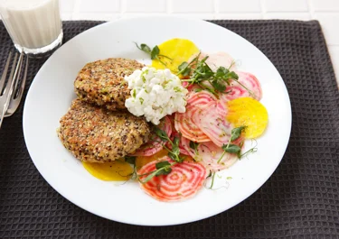 Quinoabøffer med citrongræshytteost