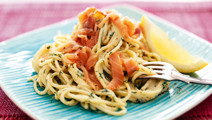 Laxpasta med citron och wasabi