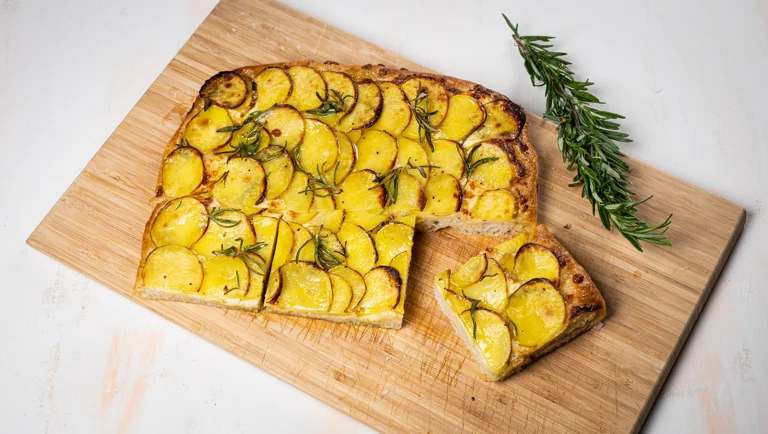 Pizza al taglio: patate e rosmarino