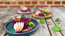 Smørrebrød med flæskesteg