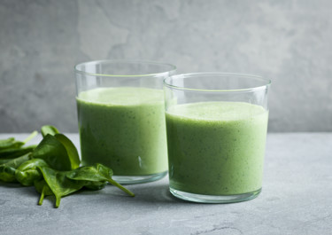 Vihreä proteiinismoothie pinaatilla