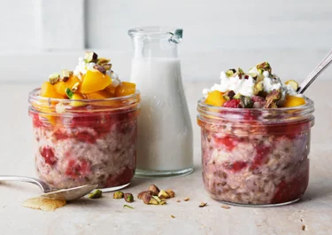 Powergröt med hallon, mango och cottage cheese