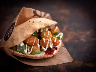 Pita med friteret mozzarella