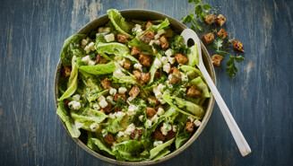 Green salad with salad cheese and croutons