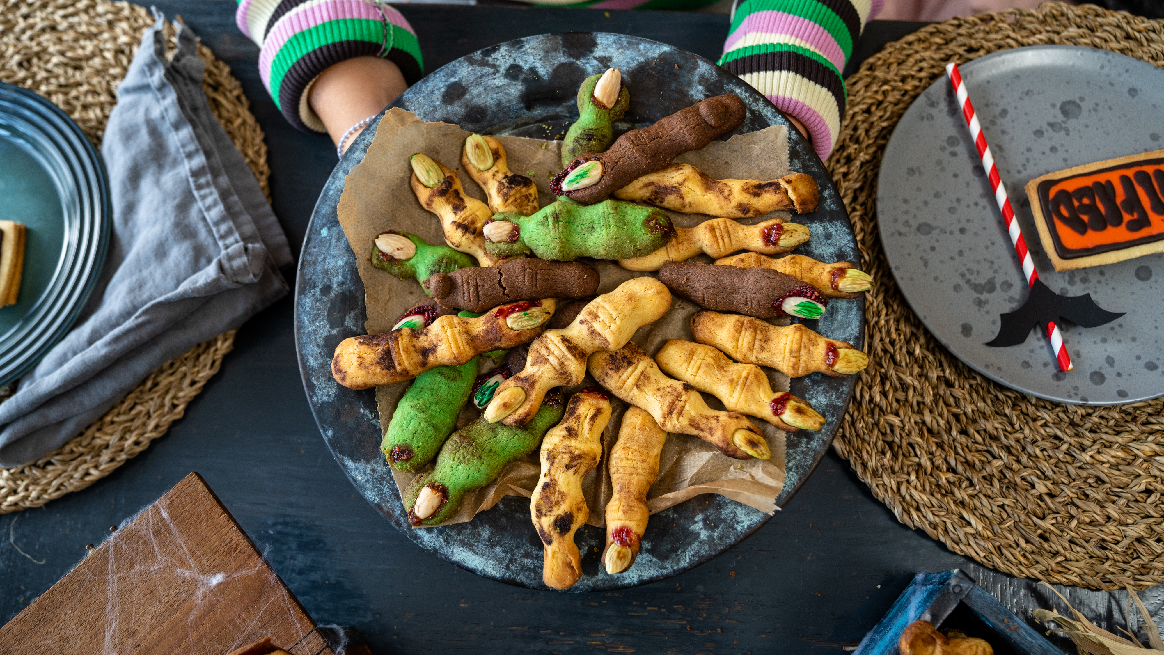 Halloween Hexenfinger Kekse | Gruselfinger zum Vernaschen | Arla - Rezept