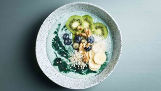 Spirulina-smoothie bowl