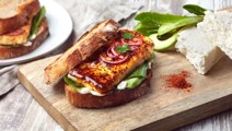 Paneer-kasvisburgeri