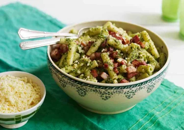 Pasta med grönkålspesto