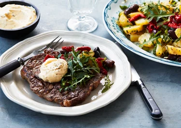 Entrecôte med bearnaise och medelhavspotatissallad