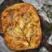 Ost- och potatisfocaccia med dillfrö