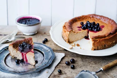 Täyteläinen ja paahteisen aromikas juustokakku – yksinkertaisuudessaan täydellinen.