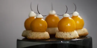 Hilla-Leipäjuusto petit four