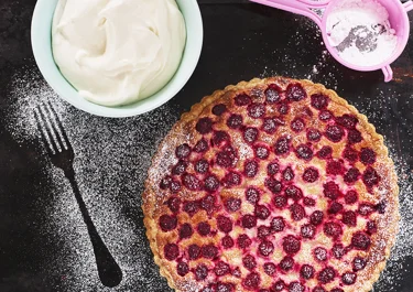 Hallonpaj med mandelmassa