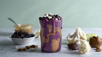 Blåbär- och blomkålsshake med mandelsmör