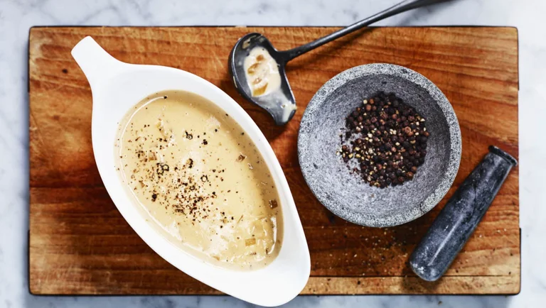 Kermainen pippurikastike