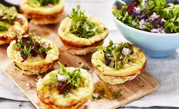 Eier-Muffins mit gereiftem Cheddar